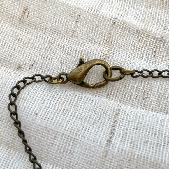 Asymmetrical Vintage-Style Modern Boho Necklace Bronze Metal Floral Shell - Picture 5 of 9